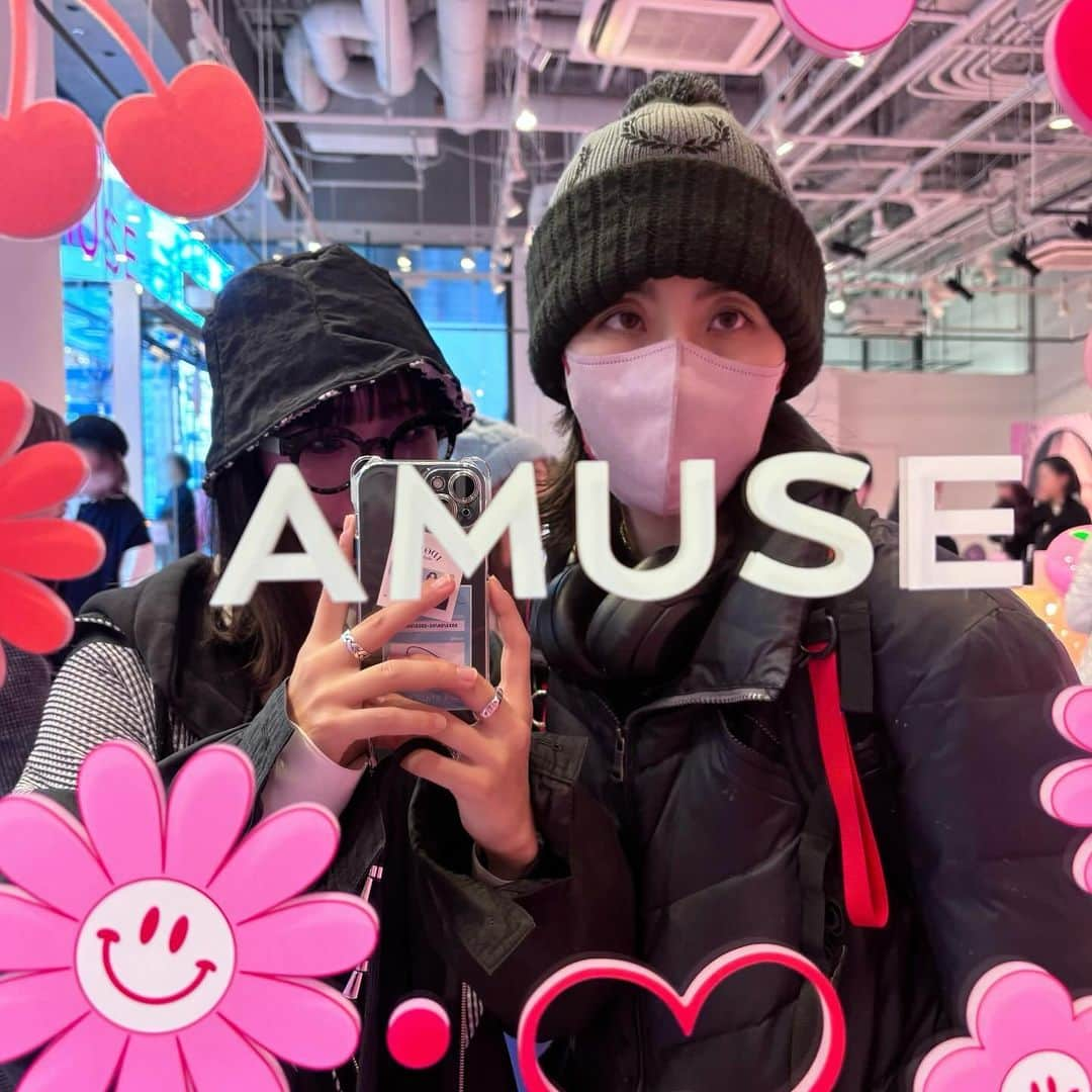 とくいちょまさんのインスタグラム写真 - (とくいちょまInstagram)「@amuse.jp  ポップアップあそびに行ってきたよ♡  SAKURA JELLYは日本限定色🌸 普段使いしやすいくすみピンクベージュで とっても絶妙な色味なの〜！  かわいい空間わくわくした💞  #amuse #アミューズ #ビーガンメイク  #ジェルフィットティント」11月29日 21時51分 - chomatokui