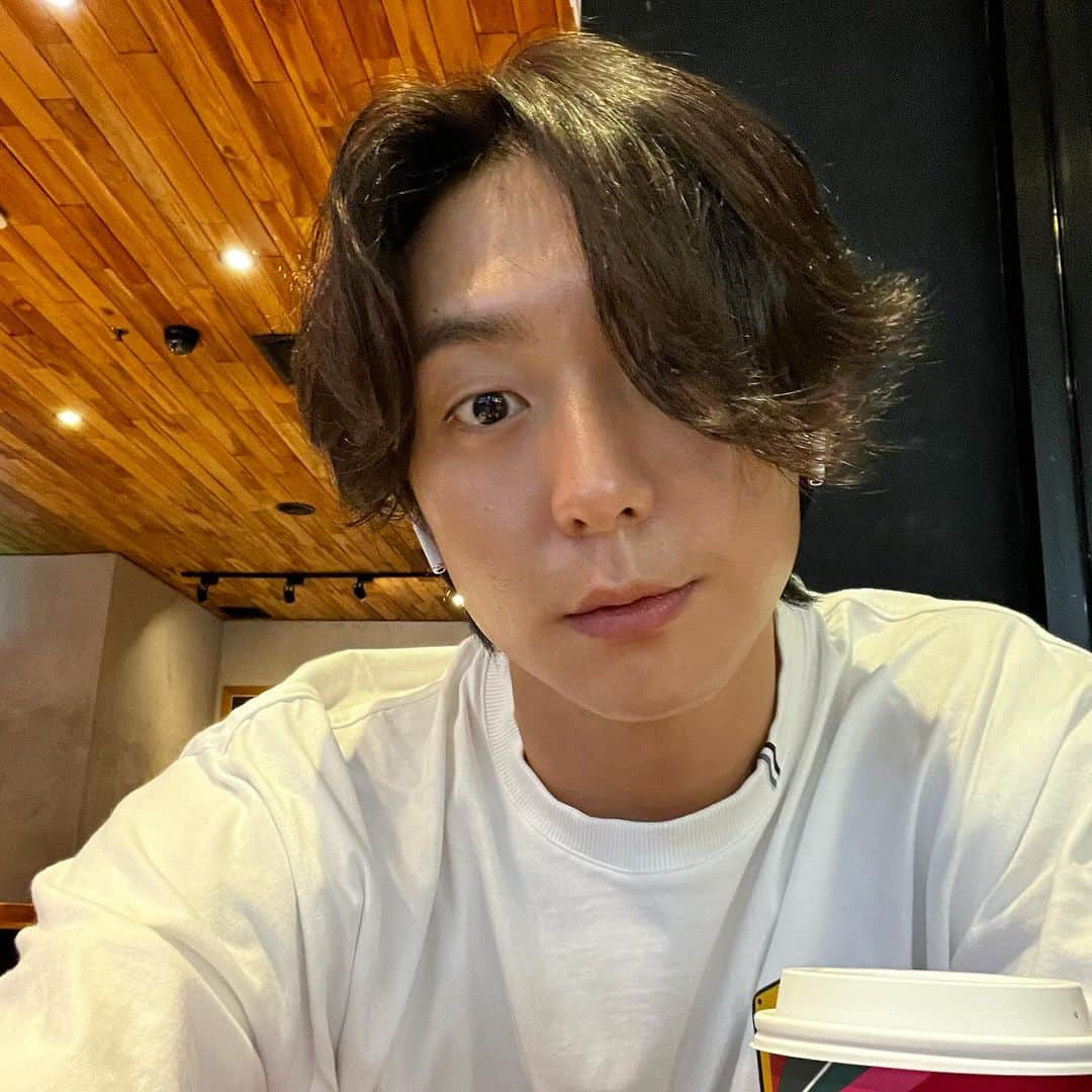 ヒョヌのインスタグラム：「Cuacanya sangat bagus😀 Apa kabar❤️  #jakarta」