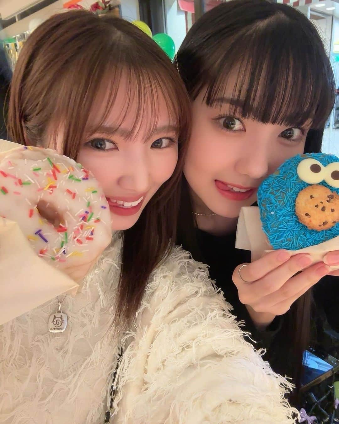 菱田未渚美さんのインスタグラム写真 - (菱田未渚美Instagram)「 ︎︎ 明日オープンの “セサミストリートマーケット 池袋サンシャインシティ店”へ 一足先にお邪魔しました🍪💙  カラフル！可愛い！美味しい！ 幸せを感じました🧵。  みなさんも是非っ(◜ᴗ◝ )  @sesamestreetmarket   #sesamestreetmarket  #セサミストリートマーケット  #sesamestreet  #セサミストリート」11月29日 22時03分 - girls2_minami_official