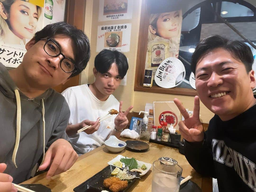 羽尻紘規さんのインスタグラム写真 - (羽尻紘規Instagram)「. 以前M3回戦前日辺りに 飲んだ時のやつ 3回戦控えてるから 顔、強張って強張って ただ飯めっちゃ食っとった 木佐ヤンニョムチキン 食っとった」11月29日 21時59分 - hajirihiroki