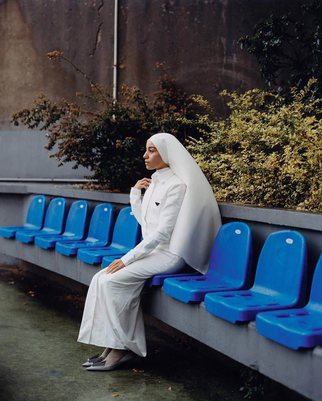 Dazed Magazineのインスタグラム：「The French state’s efforts to defend women’s rights and prevent ‘separatism’ while further entrenching the ban on the hijab and other religiously affiliated clothing, are entirely self-defeating. All credit is due to the Muslim women and girls who have chosen to stake their own claim to Frenchness 🙌  “The media talks about the hijab all the time. It’s broadcasting news all day, often platforming the extreme right. There’s not a single day you don’t hear about Arabs, Muslims or immigrants on the news. But the media is portraying a version of us that doesn’t exist.” — Salimata Sylla   “We’re still going to fight, we’re not going to let it go. We have more and more girls that join us every day. This is just the beginning.”   Tap the link in bio to explore more 🔗  Featuring Founé Diawara, Hawa Doucouré, and Yousra of @leshijabeuses, Salimata Sylla @sali_7, Loubna Reguig loubnarchives, Ania Khelaf @ania.tayri, Sarah B @saraahh.bni, Hiba Latreche @hibalat  Photography @gunsahma Styling @omaimasss Hair @oummy_youssoufa Make-up @minkimmakeup Production @wagmbh Post Production @_thehandofgod  Text @tiara.sahar  Editor-in-Chief @ibkamara Art Director @gareth_wrighton Editorial Director @kaci0n Fashion Director @imruh  1. Ania wears gabardine dress and leather pumps @prada, cotton bodysuit worn underneath @wolford. 2. From left: Salimata wears technical moiré coat @dior, cotton bodysuit worn underneath @wolford. Loubna wears all clothes @maisonalaia. Hiba wears scuba and silk dress @gucci, hooded top worn underneath @marineserre_official. 3. Founé wears technical silk dress @balenciaga. 4. Sarah wears spandex dress @maisonjsimone. 5. Hawa wears silk top @ysl by @anthonyvaccarello. 6. From left: Hawa wears all clothes @ysl by @anthonyvaccarello. Founé wears technical silk dress, spandex panta-boots @balenciaga. Yousra wears recycled polyester dress @cfcl_official, cotton bodysuit worn underneath @wolford, wool pleated Burça @burcakyol. 7. Founé wears technical silk dress @balenciaga. 8. Hawa wears all clothes @ysl by @anthonyvaccarello. 9. Hiba wears hooded top @marineserre_official.  Taken from the winter 2023 #THEBADDIEISSUE of #Dazed」