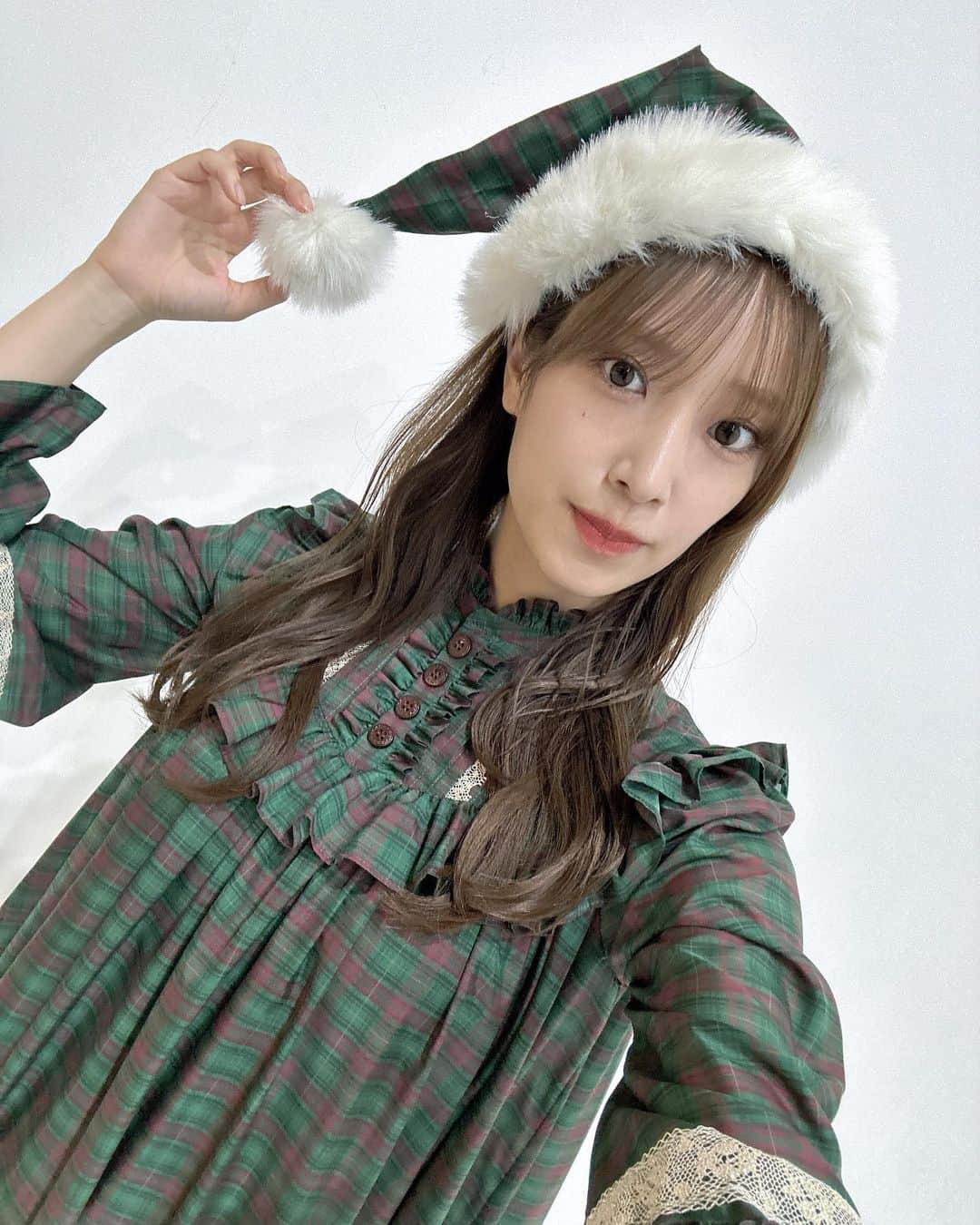 佐々木久美さんのインスタグラム写真 - (佐々木久美Instagram)「日向坂46と不思議な図書室  サンタになったりオオカミになったりしてます🎅🩶🐺イベント盛りだくさんです！チェックしてみてください✔️  #ひな図書 #kumigram」11月29日 22時07分 - kumisasaki_