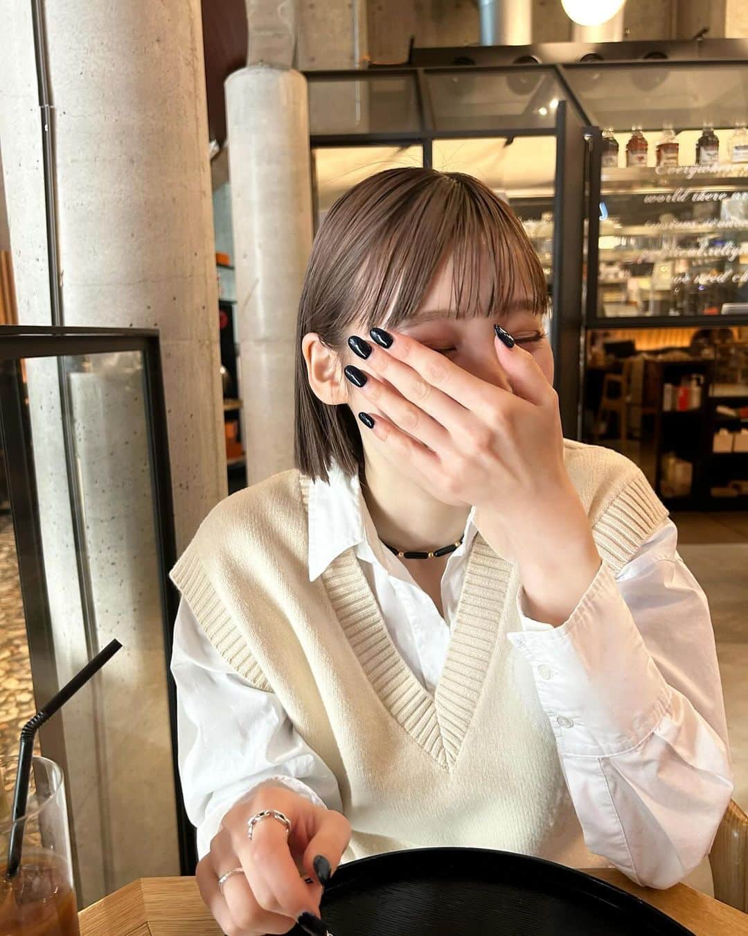 高橋野乃子さんのインスタグラム写真 - (高橋野乃子Instagram)「． 朝だけしごとで 友達とランチした日🍰🤍🤍  笑いすぎてきつい  jacket：#prankproject  vest：#amiparis  pants：#zara  bag：#balenciaga」11月29日 22時15分 - _nonstyle_