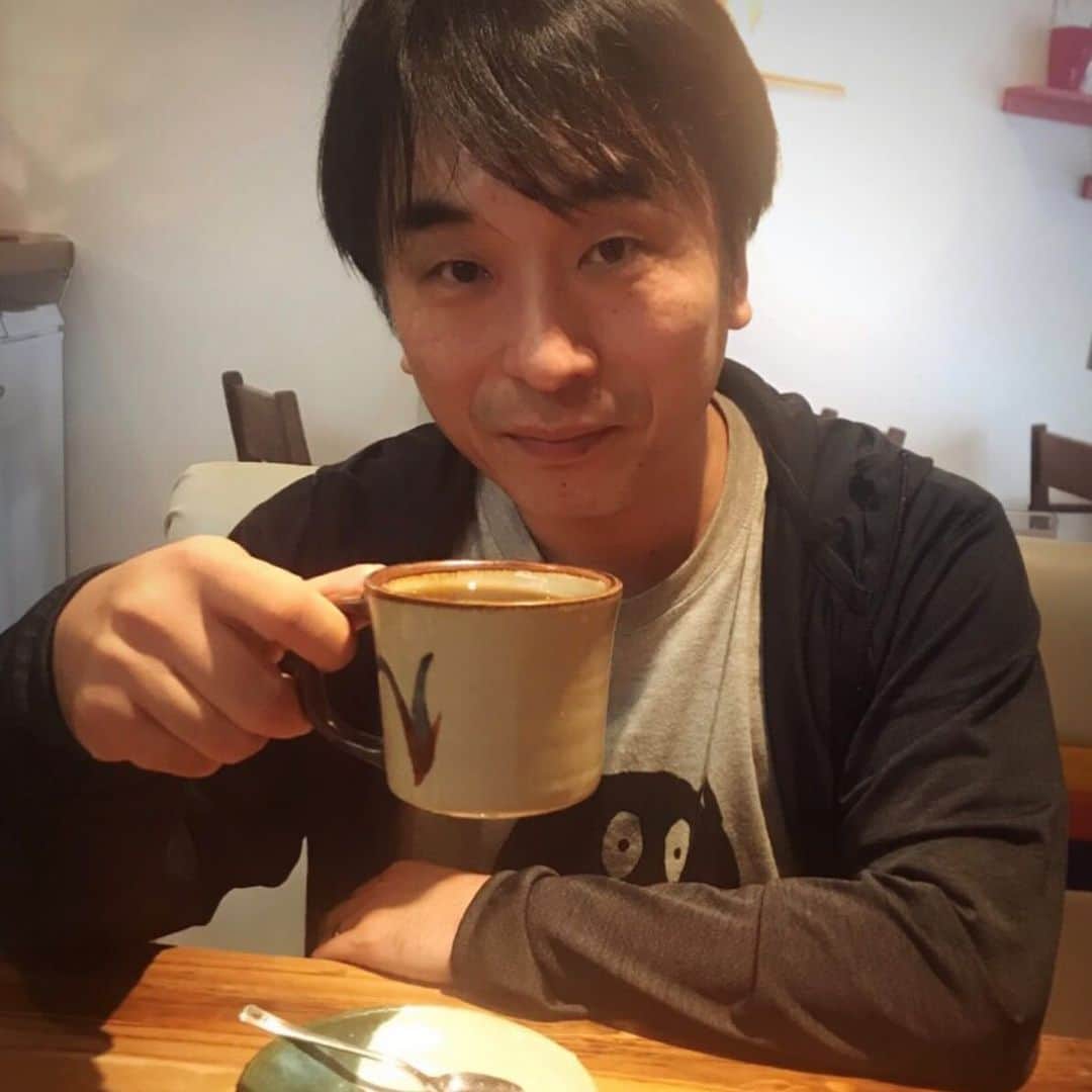 関智一のインスタグラム：「12/24(土)12:30から 新宿ロフトプラスワンで 「関智一のクリスマスパーティー!!!」  イヴ当日にイベント開催！ 配信もあります！  チケット発売中！ 遊びに来てね😊」