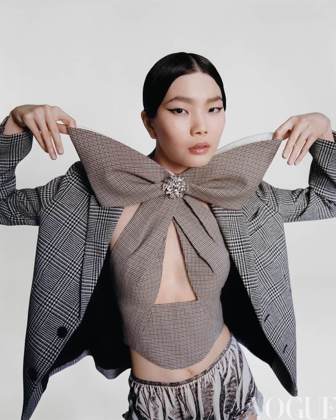 IMG Modelsさんのインスタグラム写真 - (IMG ModelsInstagram)「@sherryramsayshi covers Vogue China December 2023 📸@felix_cooper #IMGModels」11月30日 7時44分 - imgmodels