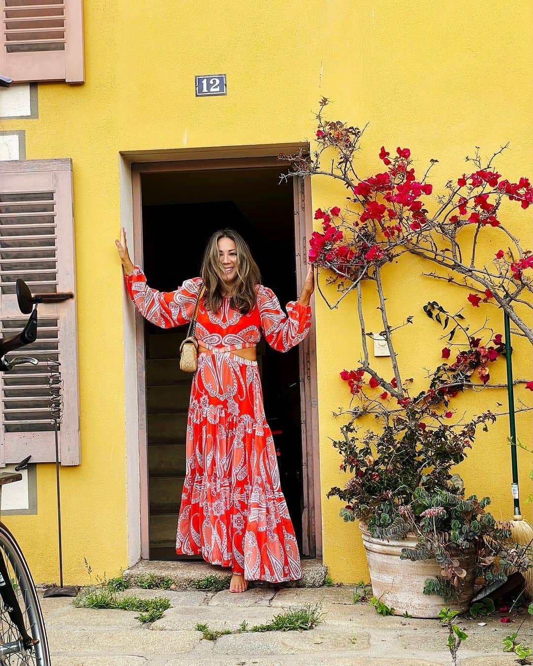 ココリボンさんのインスタグラム写真 - (ココリボンInstagram)「This wall had me at YELLOw 🍋   #cocoribbon #corsica #yellow」11月30日 7時45分 - cocoribbon_official