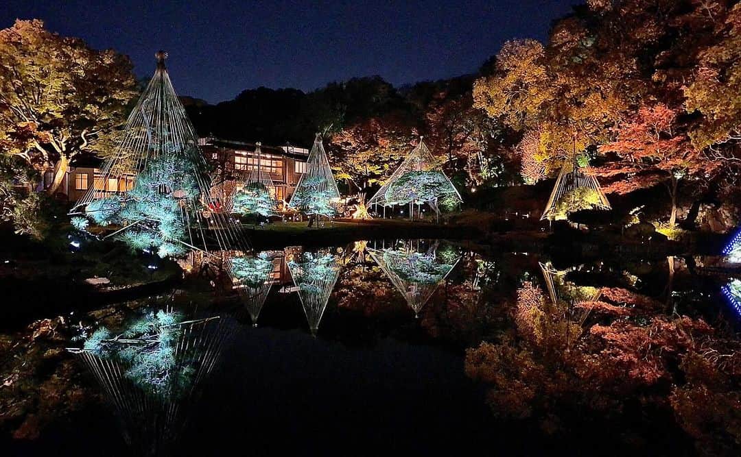 km観光タクシーのインスタグラム：「Higo-Hosokawa Garden  #tokyotour #tokyolife #tokyonow #tokyotrip #tokyotravel #tokyojapan #tokyotokyo #tokyosightseeing #tokyotourism #tokyophotography #tokyosnap #tokyocity #visittokyo #mytokyois #kmタクシー #東京観光 #観光タクシー」