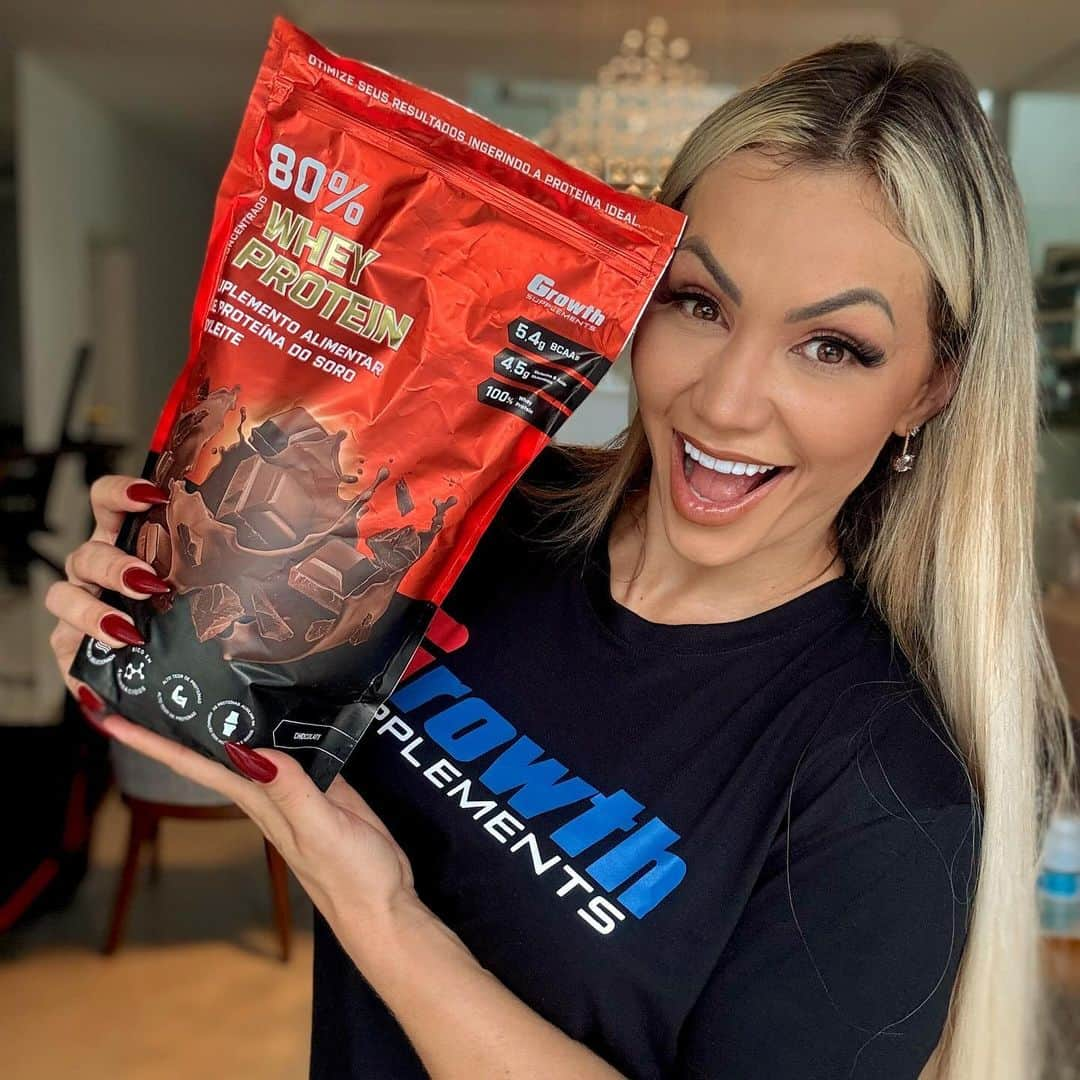 Vivi Winklerのインスタグラム：「SUPLEMENTOS DIRETO DA FÁBRICA PARA SUA CASA 😍💙 @growthsupplements - 👀 preço super acessível ✅ - cupom com + descontos VIVI ✅ - chega rapidão ✅ - matéria prima de alta qualidade ✅」