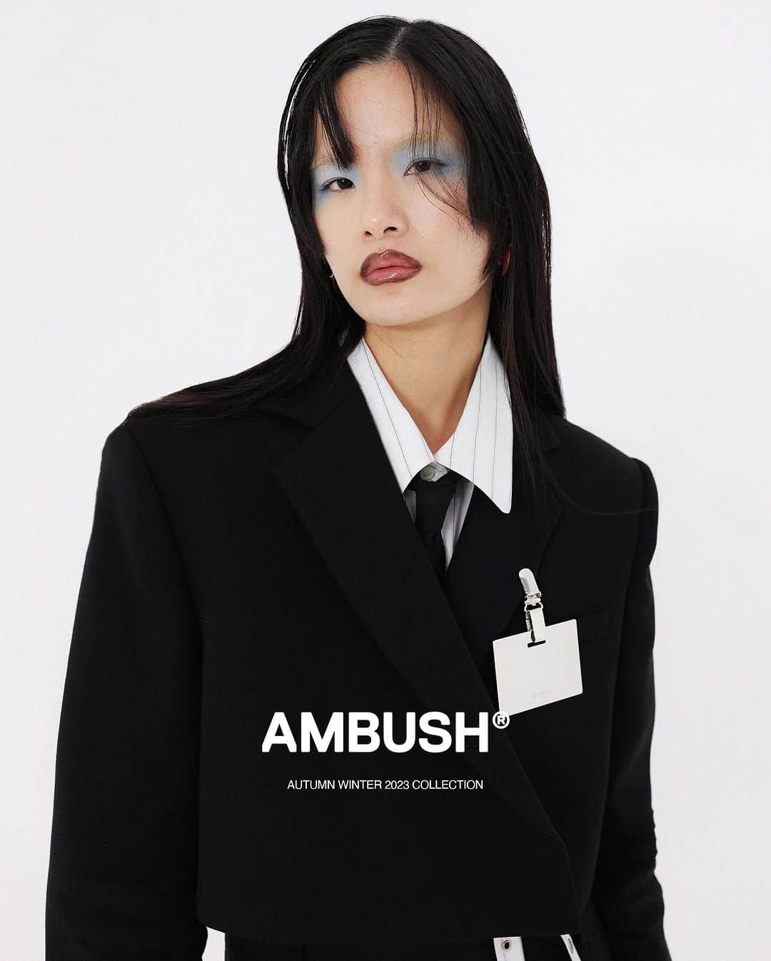 AMBUSHのインスタグラム：「Play with proportions with the #AMBUSH AW23 CROPPED BLAZER. Now available at our WEBSHOP and WORKSHOP」