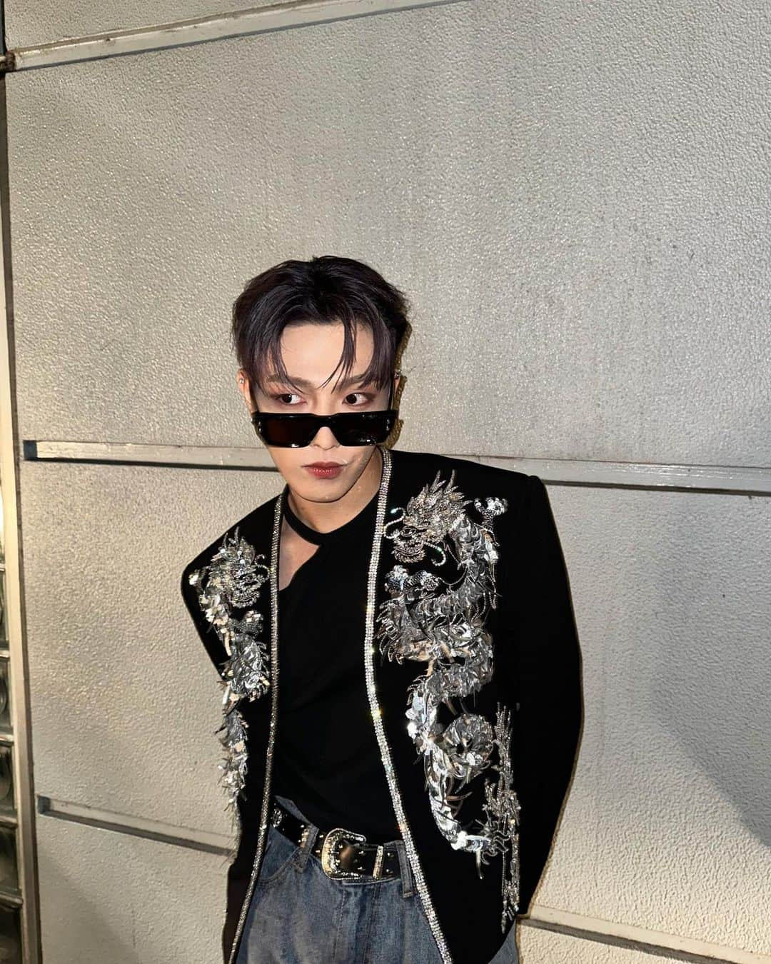 ATEEZさんのインスタグラム写真 - (ATEEZInstagram)「[#Hong_stagram] Let's get crazy😎  @Balmain   #ATEEZ #에이티즈 #HONGJOONG #홍중」11月30日 0時14分 - ateez_official_