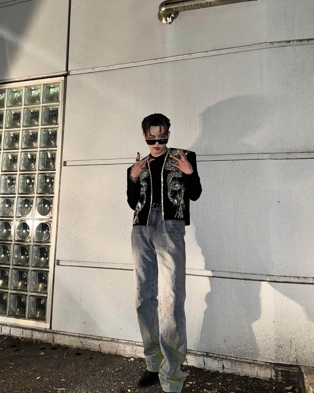 ATEEZさんのインスタグラム写真 - (ATEEZInstagram)「[#Hong_stagram] Let's get crazy😎  @Balmain   #ATEEZ #에이티즈 #HONGJOONG #홍중」11月30日 0時14分 - ateez_official_