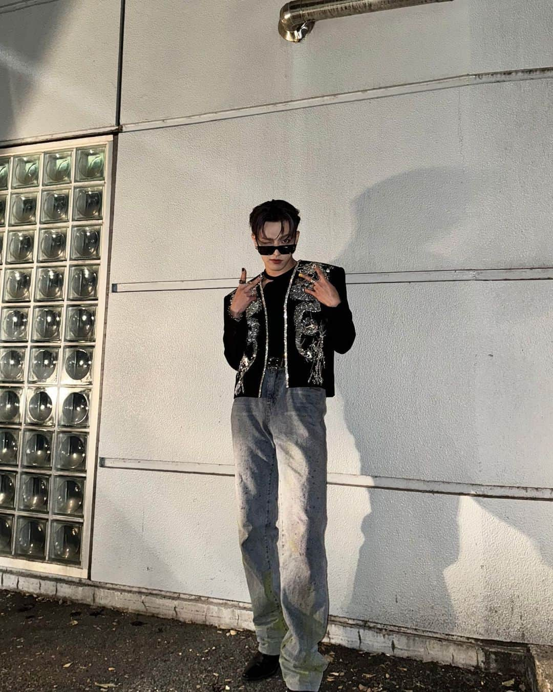 ATEEZさんのインスタグラム写真 - (ATEEZInstagram)「[#Hong_stagram] Let's get crazy😎  @Balmain   #ATEEZ #에이티즈 #HONGJOONG #홍중」11月30日 0時14分 - ateez_official_