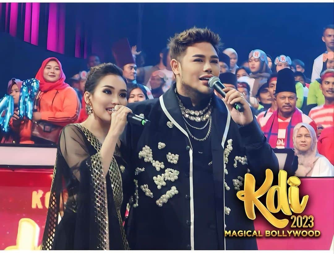 Ivan Gunawanのインスタグラム：「Emang boleh  dangdutan  malam  ini  @kdiofficial」