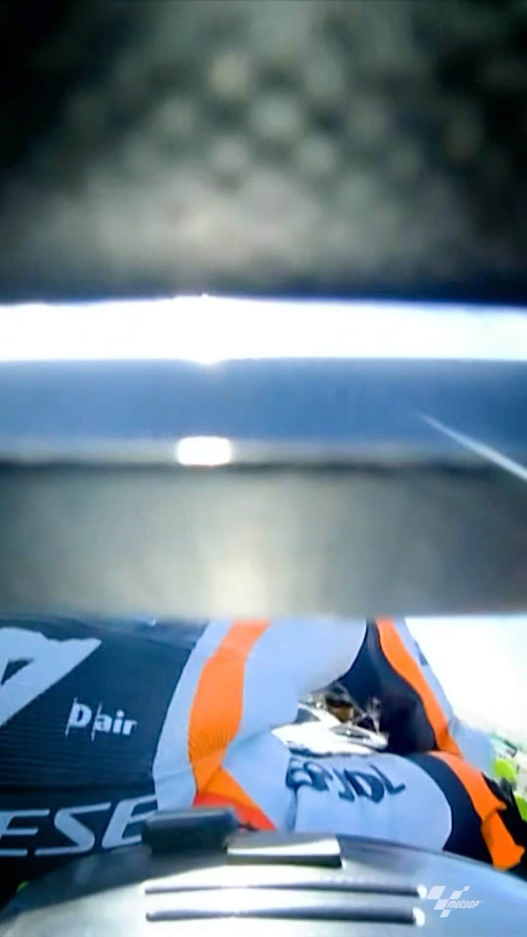 レプソル・ホンダのインスタグラム：「When aero development outpaces onboard camera development 🥵」