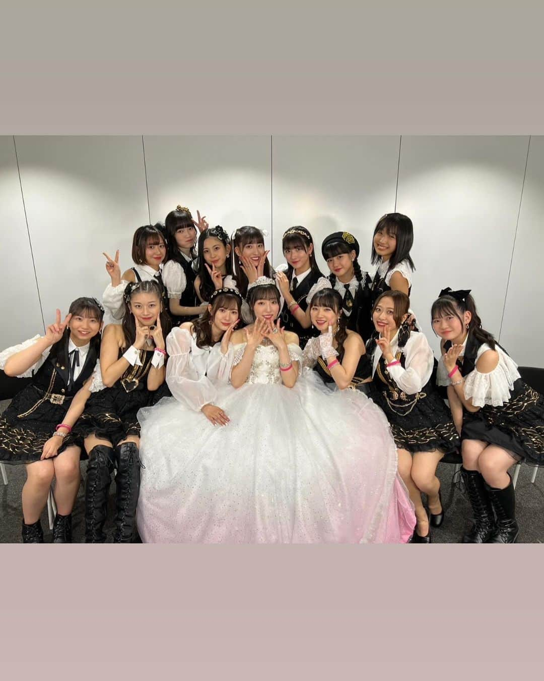 野中美希さんのインスタグラム写真 - (野中美希Instagram)「モーニング娘。'23 コンサートツアー秋「Neverending Shine Show〜聖域〜」譜久村聖卒業スペシャル ありがとうございました😭🩷 . 譜久村さん、ご卒業おめでとうございます！とっても美しかったです…✨これからもよろしくお願いします、私たちもがんばります❤️‍🔥 . #helloproject#morningmusume23#モーニング娘#モーニング娘23#野中美希#ちぇる」11月30日 0時51分 - miki_nonaka.official