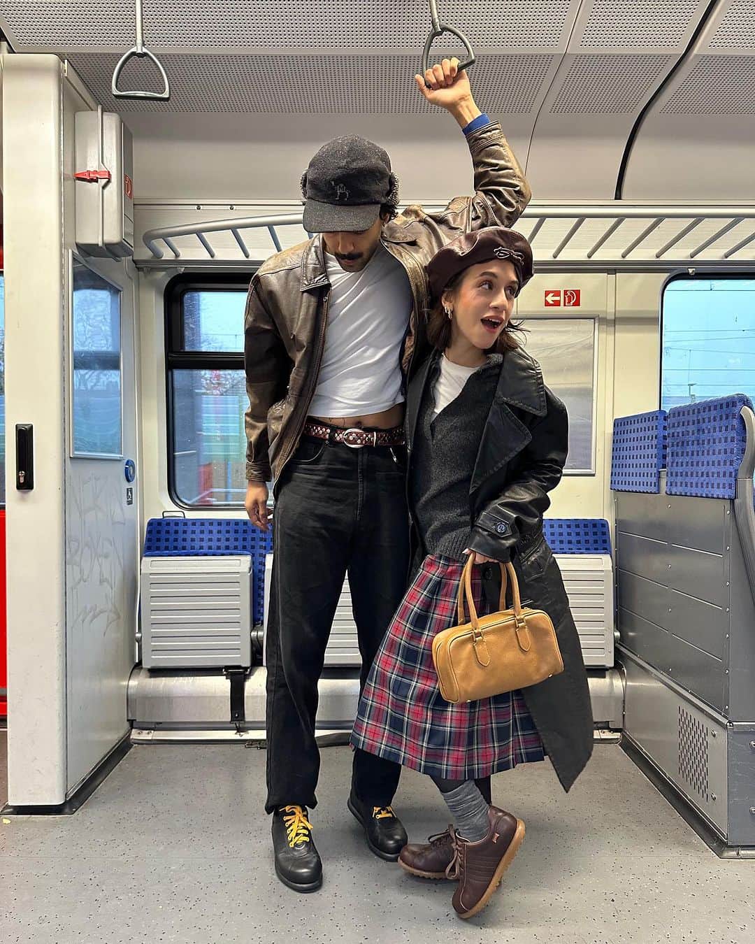 カンペールのインスタグラム：「Someone’s having a new shoes day. @rebecaoksana and @omatsouza on their way to Cologne in their freshly customized Camper Ones.  #campershoes」