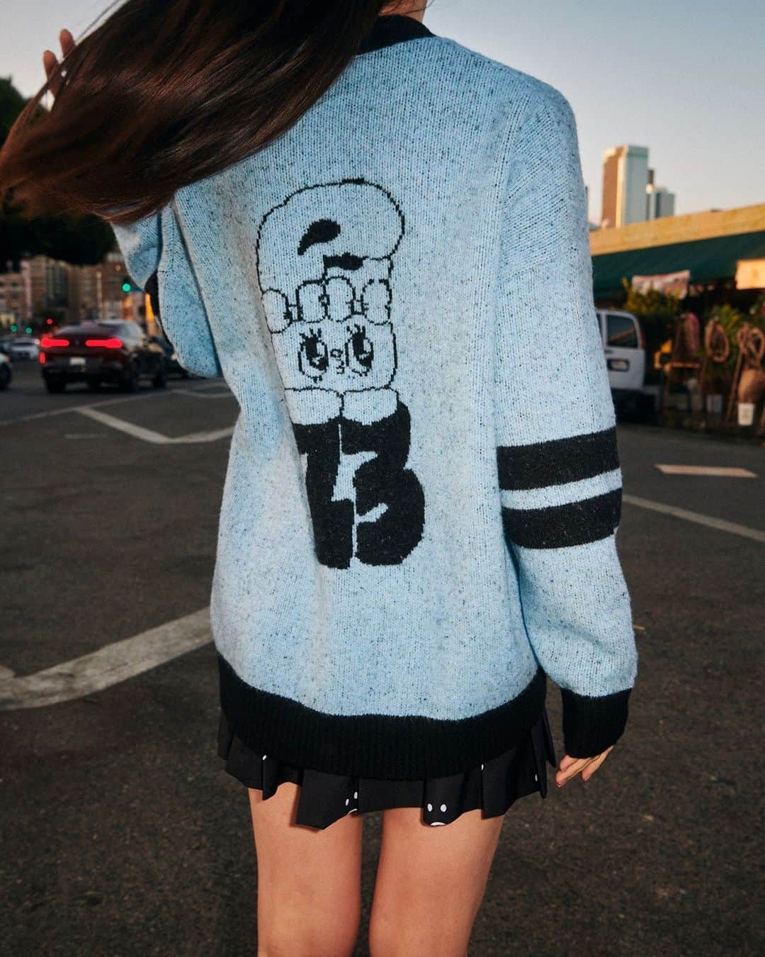 レイジー・オーフのインスタグラム：「Lazy Oaf X Esther Bunny is dropping tomorrow! 👀💞🐰  Our 4th collaboration with Esther Kim (@estherbunny.original) is almost here, so here's some final sneak peeks for ya 😉   Shop tomorrow, Thursday 30th November, on our app from 10am GMT and everywhere else from 12pm GMT 💗」