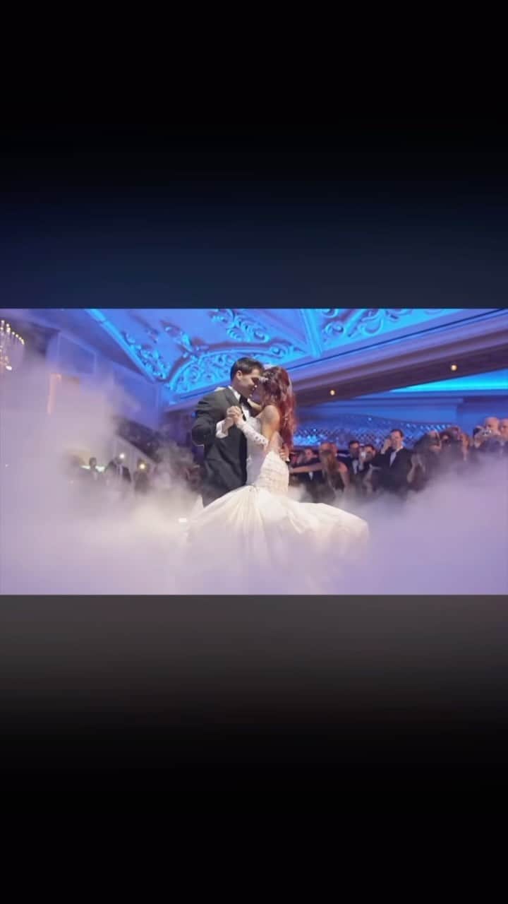 ニコール・ ポリッツィのインスタグラム：「HAPPY 9TH ANNIVERSARY hunnie! @jlavalle5  We had the best fricken Gatsby Wedding! You will always be my great Gatsby, old sport.  I’ll love you forever. CAN WE DO THIS AGAIN FOR 10 YEARS?!」