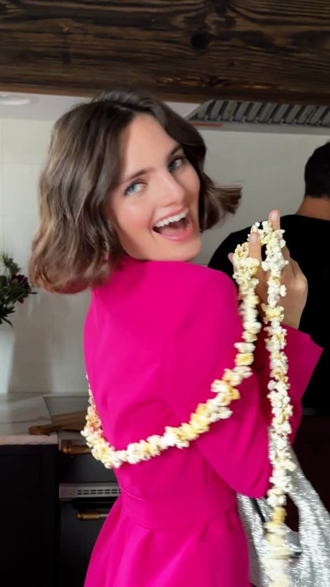 Cole Haanのインスタグラム：「Holidays are all about magical moments and sparkly things. Get into the festive spirit with a sneak peek behind the scenes of our holiday shoot.」