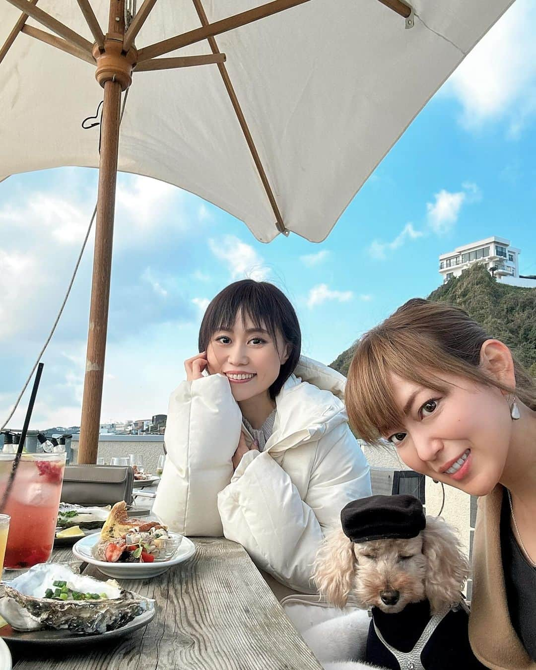 Karinさんのインスタグラム写真 - (KarinInstagram)「七里ヶ浜🏖️  ChamiちゃんとDuffyに会ってきました💛 @chamicho_duffy   海の音に癒されながら沢山話してリフレッシュ✨ あっという間だったけど楽しい時間をありがとう😊 今度はクレちゃんも一緒にね🐶  #七里ヶ浜 #doubledoors七里ヶ浜 #doubledoorsnavy」11月30日 1時18分 - karins_flavor