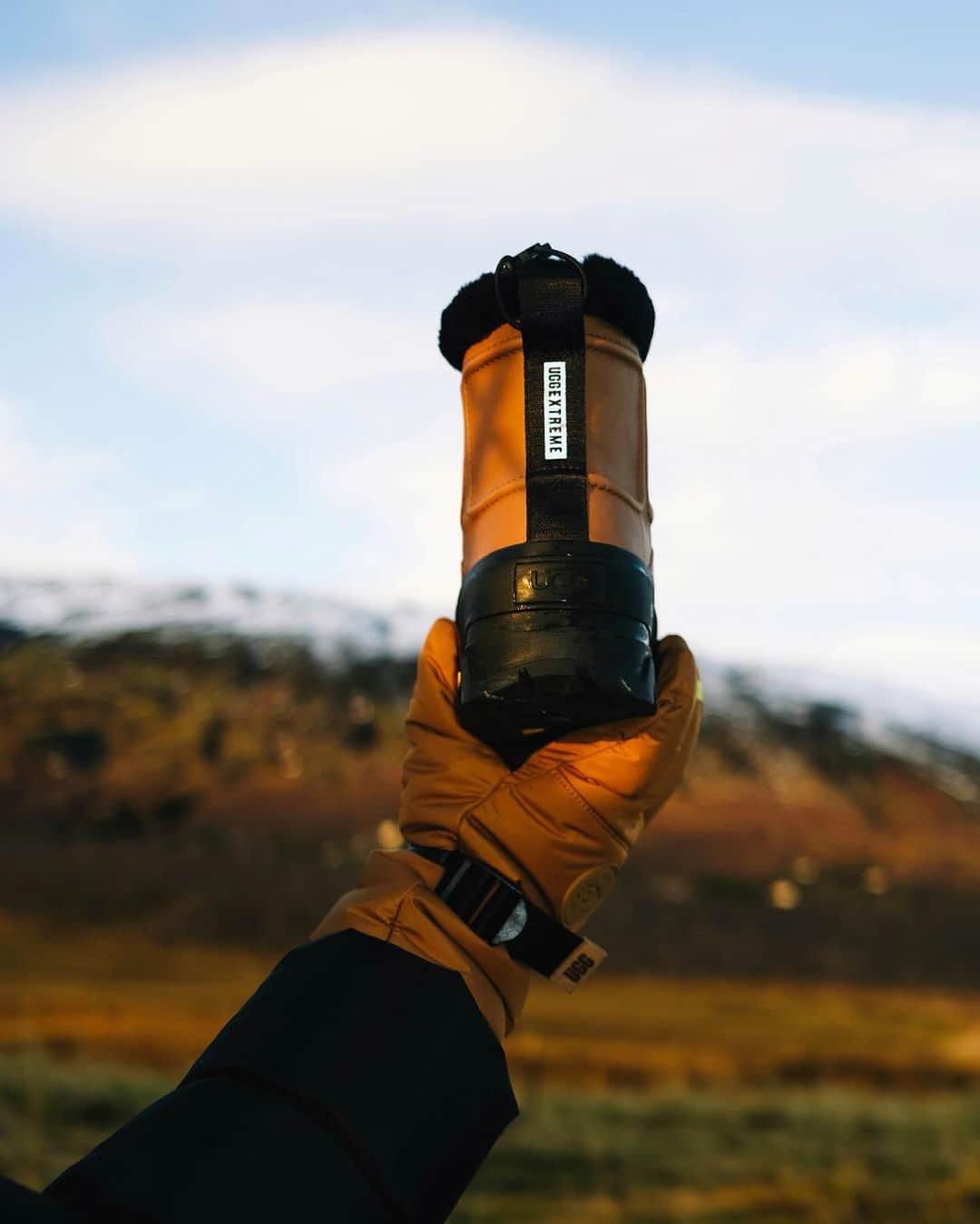 アグさんのインスタグラム写真 - (アグInstagram)「Our view this morning, your honor. 🧑‍⚖️👩‍⚖️👨‍⚖️  #UGG #FeelsLikeUGG #ColdWeather #OOTD #WinterFashion」11月30日 1時20分 - ugg