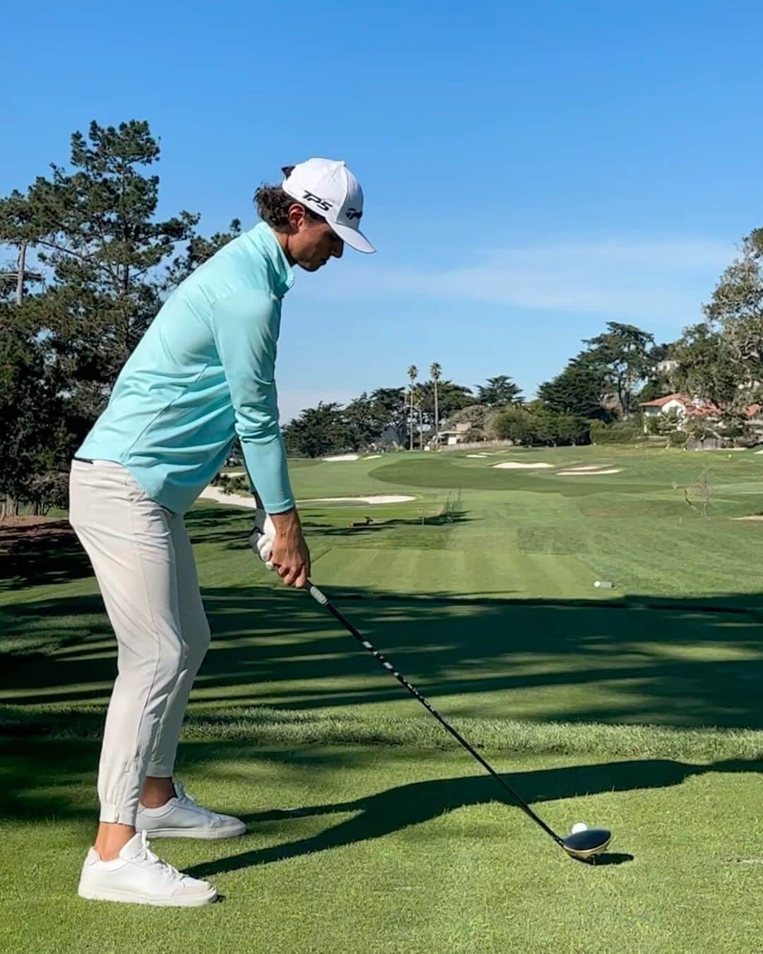 テーラーメイド ゴルフのインスタグラム：「Smooth draws and towering fades. 💯 @granthorvat and @micahmorrisgolf were moving it at Pebble. #TeamTaylorMade」