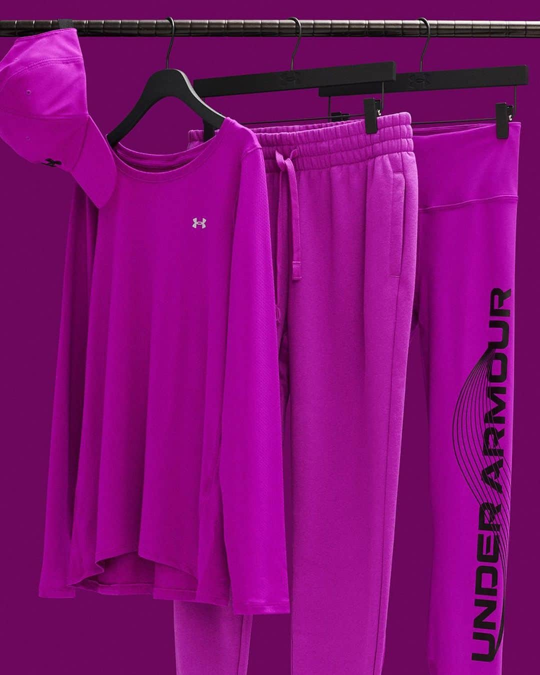 Under Armourさんのインスタグラム写真 - (Under ArmourInstagram)「Magenta IS the moment. Get the latest UA gear in the season’s freshest new colors.」11月30日 1時56分 - underarmour