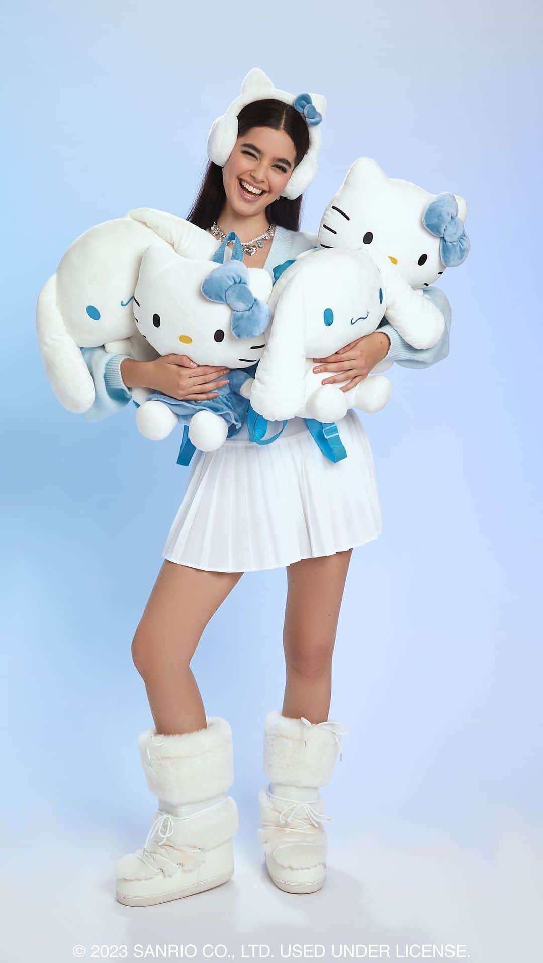 のインスタグラム：「Coming soon… @forever21 x @HelloKitty and Friends Holiday collection 🩵🪽✨ ⁠ ⁠ The #f21xhellokitty collection will drop 11/30 online at forever21.com + in-stores at your nearest Forever 21!」