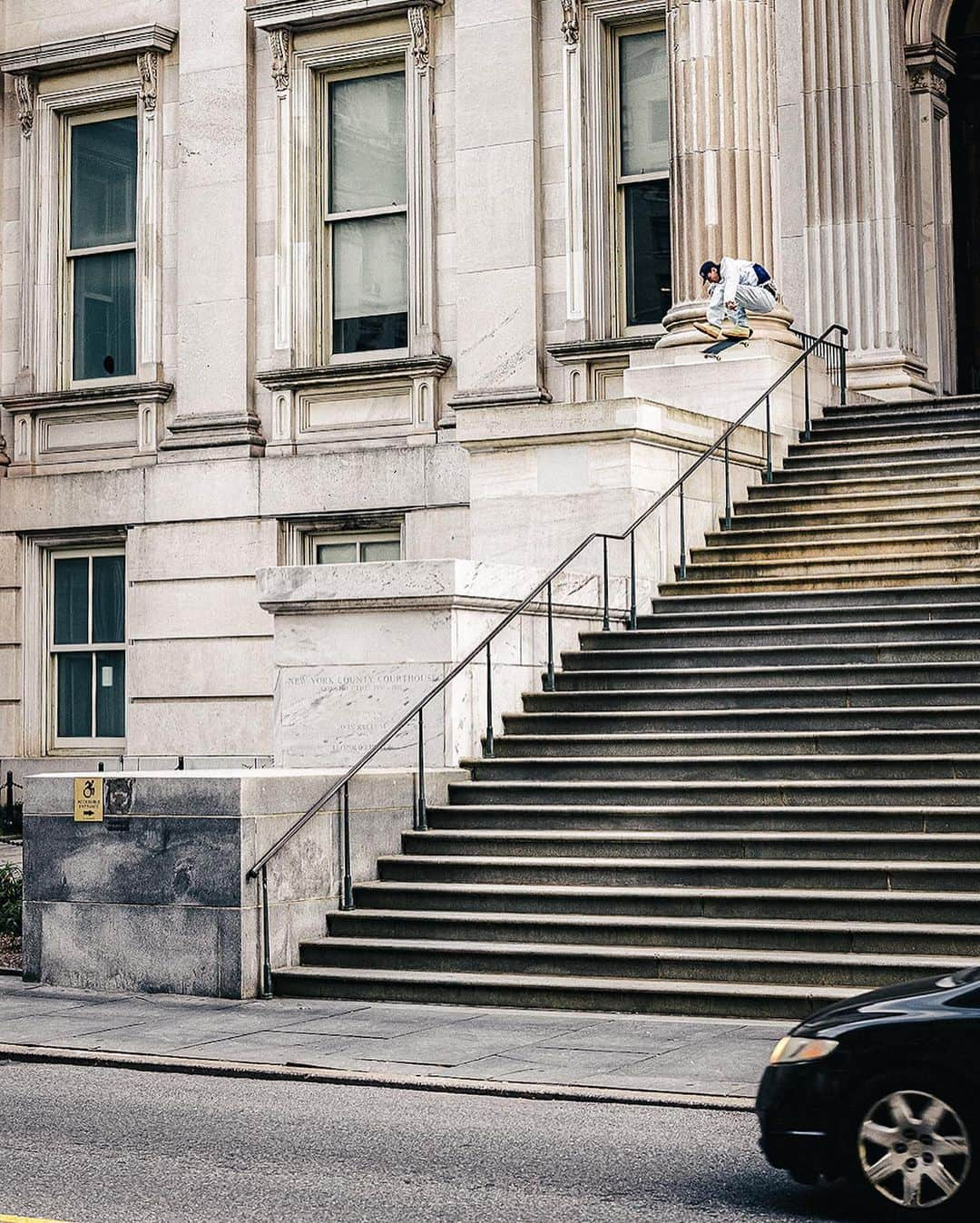 スラッシャーさんのインスタグラム写真 - (スラッシャーInstagram)「✨ @johnshanahanz “DOUBLE DOWN” @dgk part is playing on the Thrasher site 📡 🎬 @brian_panebianco」11月30日 2時07分 - thrashermag