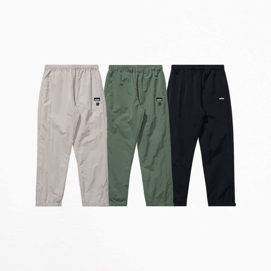 UNDFTDさんのインスタグラム写真 - (UNDFTDInstagram)「A detailed look into UNDEFEATED HOLIDAY 2023 Drop 2  Introducing the UNDEFEATED Premium Icon Crewneck and Basic Track Pant. The Premium Icon Crewneck is a cotton/polyester brushback fleece with a rib collar, waistband and cuffs, while the Basic Track Pant is crafted from 100% nylon with a cotton jersey lining and adjustable bungee waist and leg openings. Both pieces are finished with a woven label and embroidered ‘5-strike’ icon and are available in Grey, Olive and Black.  Available Thursday, 11/30 exclusively at 11am at all UNDEFEATED Chapter Stores and 8am PST at Undefeated.com」11月30日 2時16分 - undefeatedinc