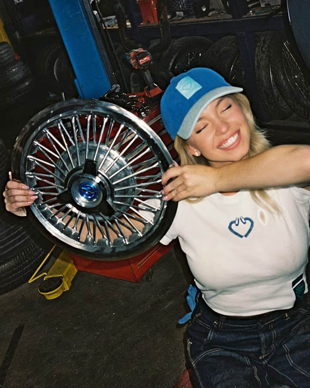 HYPEBEASTさんのインスタグラム写真 - (HYPEBEASTInstagram)「@sydney_sweeney, fashion’s favorite car girl, is re-teaming with Ford for another workwear collaboration. Sweeney’s first foray into the fast life came earlier this year when the automotive-loving actress teamed up with @ford and @dickies for a range of workwear pieces inspired by her 1969 Ford Bronco, which she was restoring and documenting via her "Syd’s Garage" TikTok. ⁠ ⁠ This time around, Sweeney looked to Britney – the name of her vintage Ford Mustang – to inspire a second collaborative collection. The five-item collection includes draws inspiration from her 1965 Mustang, as well as Ford’s “Brittany Blue” color, first introduced by the car manufacturer in the 1960s. ⁠ ⁠ The blue hue – as well as Syd’s Garage’s logo – is infused throughout all pieces of the capsule, which spans a khaki racing jacket, ribbed coveralls, a cropped t-shirt, a corduroy hat and a keychain.⁠ Check it out above.⁠ Photo: Dickies」11月30日 2時25分 - hypebeast