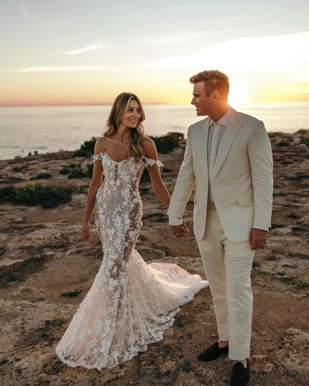 Galia Lahavのインスタグラム：「Breathtaking in Maya! | @laurenrowlandxo Wears this fitted mermaid gown with unparalleled grace. The intricate 3D embroidered flowers and dramatic caviar tulle train create a show-stopping bridal look🤍 #GLbride #GaliaLahav」