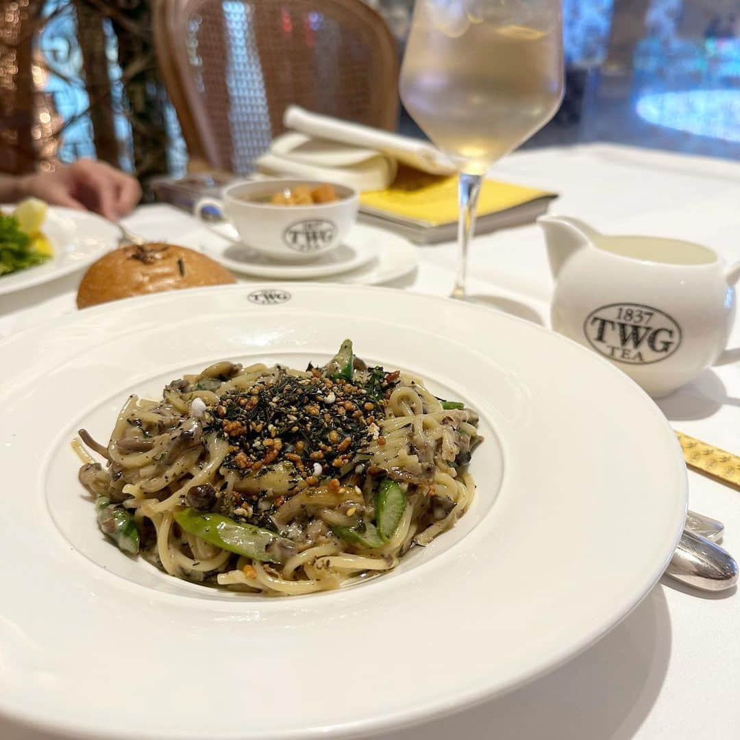 ももせさんのインスタグラム写真 - (ももせInstagram)「玄米茶トリュフのパスタ🤤 お土産に茶葉も買ったよ🍵」11月30日 3時09分 - momose118