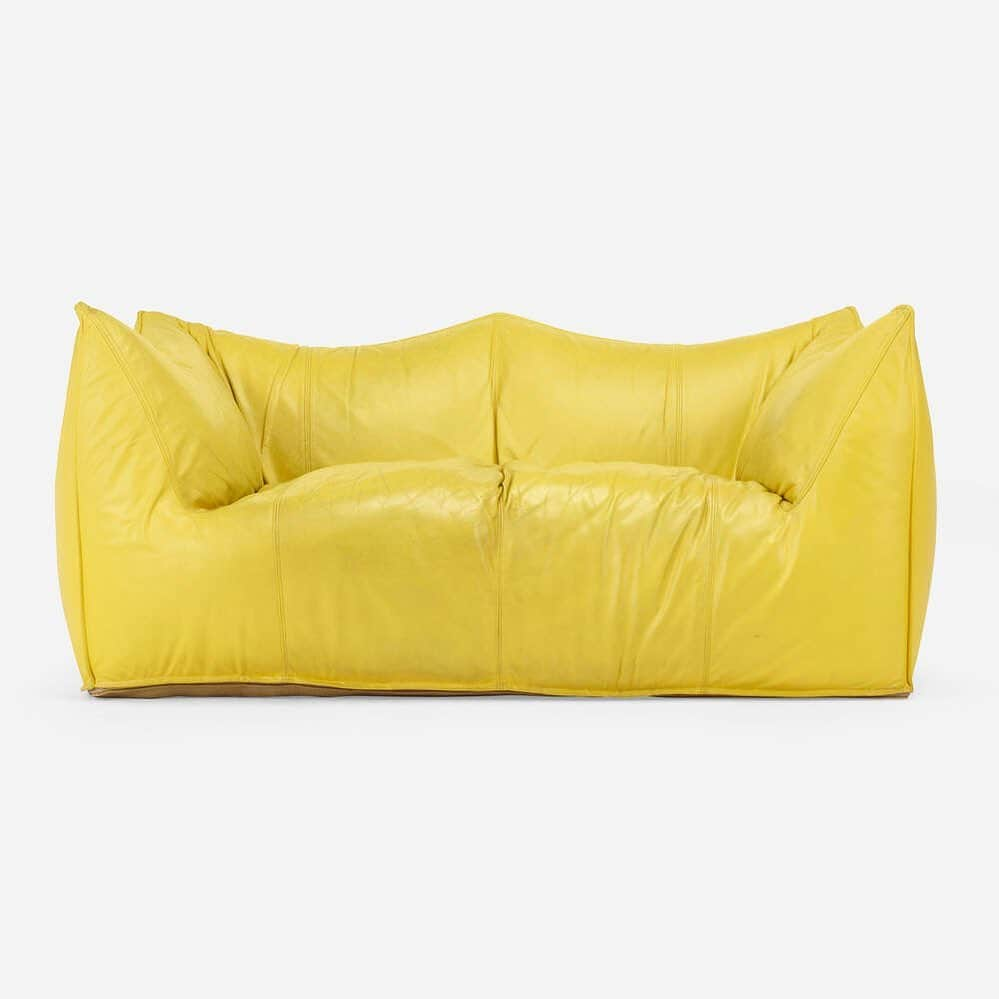 マンサー ガブリエルのインスタグラム：「RAY OF SUNSHINE ☀️Le Bambole settee by Mario Bellini, 1972」