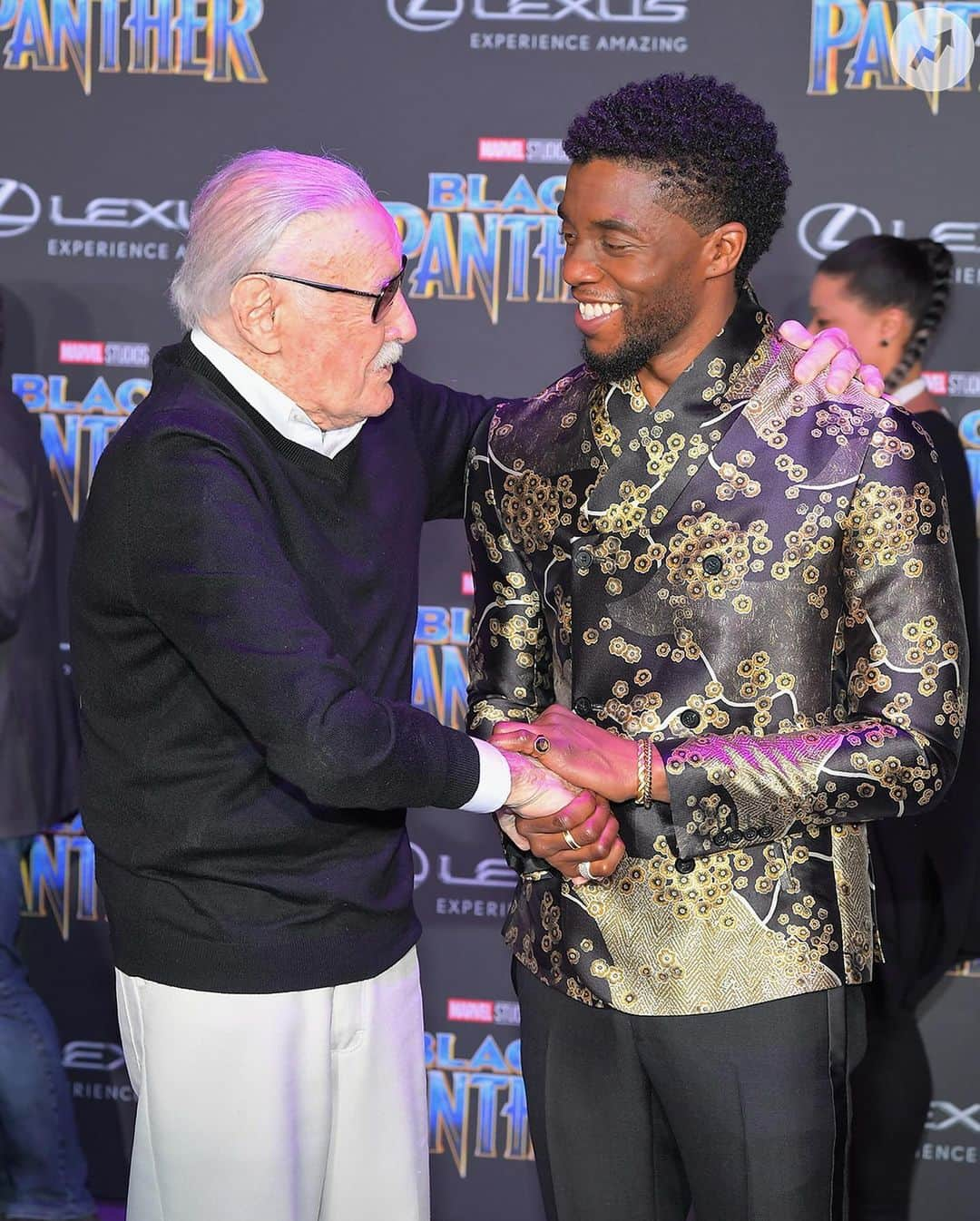 BuzzFeedさんのインスタグラム写真 - (BuzzFeedInstagram)「Happy Birthday to the late Chadwick Boseman. We miss you and love you dearly 🤍 #WakandaForever」11月30日 3時37分 - buzzfeed