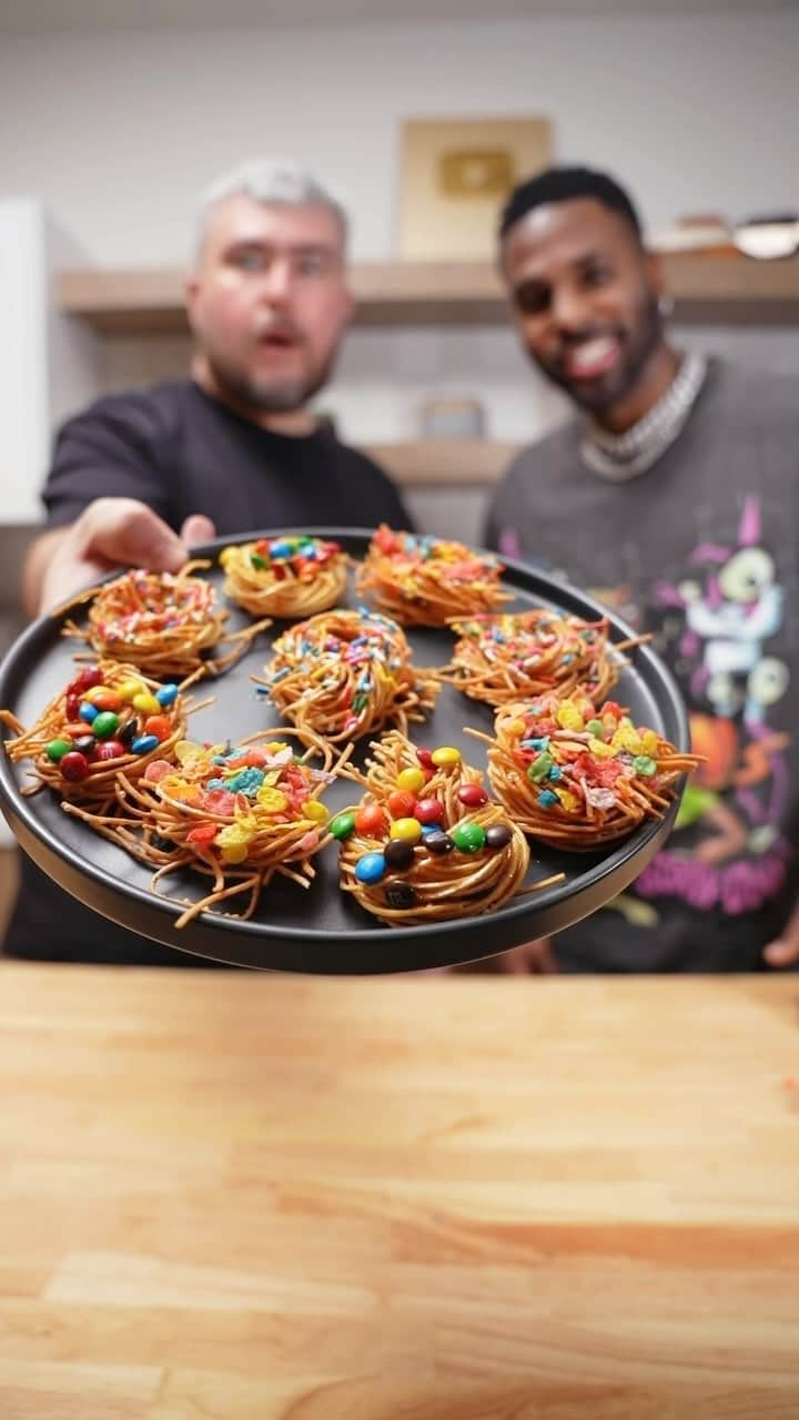 ジェイソン・デルーロのインスタグラム：「Pastas Cookies」