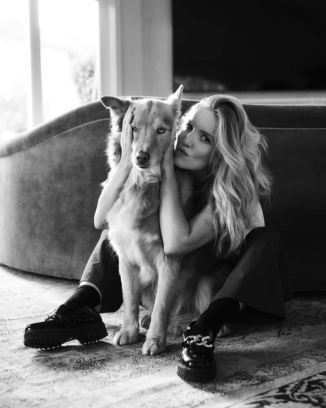 アナベル・ウォーリスさんのインスタグラム写真 - (アナベル・ウォーリスInstagram)「@annabellewallis and Zeus」11月30日 9時22分 - annabellewallis