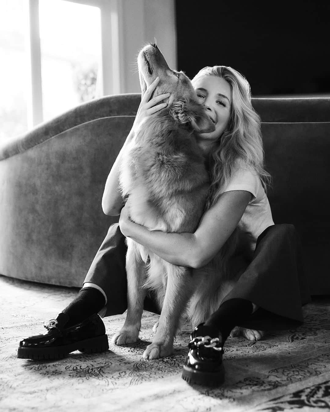 アナベル・ウォーリスのインスタグラム：「@annabellewallis and Zeus」