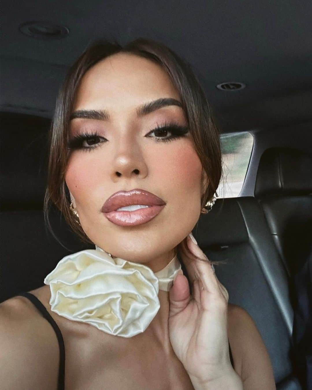 iluvsarahiiさんのインスタグラム写真 - (iluvsarahiiInstagram)「Passanger princess 🩰✨☁️」11月30日 3時57分 - iluvsarahii