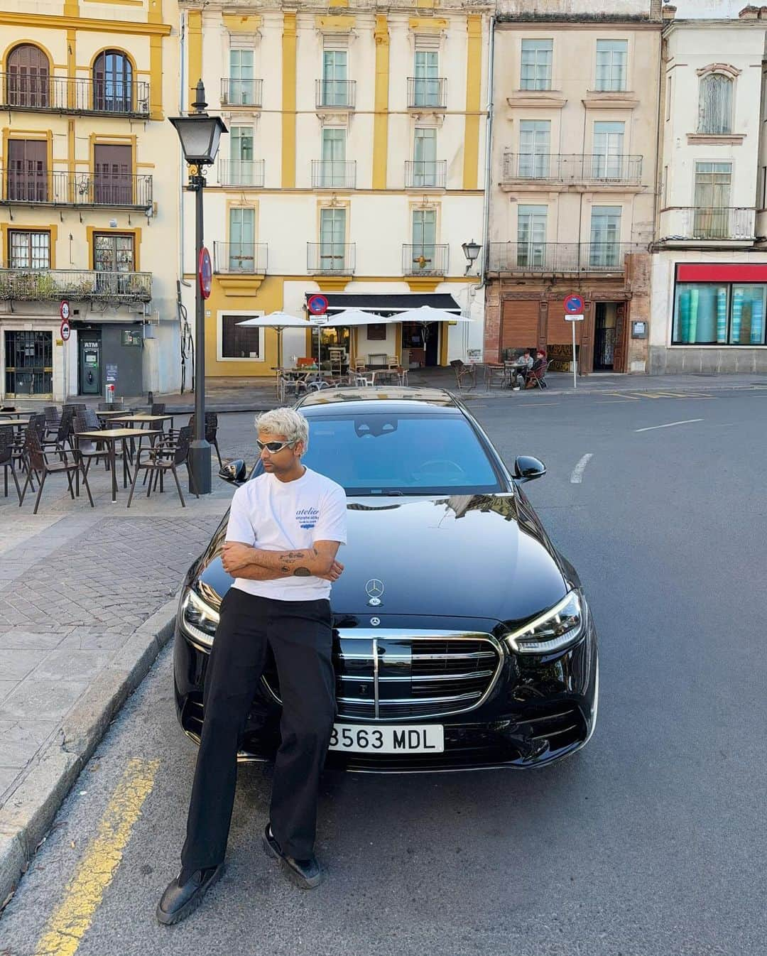 メルセデス・ベンツさんのインスタグラム写真 - (メルセデス・ベンツInstagram)「Just came back from Seville in the spaceship. Was a perfect landing 🚀😮‍💨   Had an amazing time in Spain with my friends at @mercedesbenz. Roadtripping across the country in the #SClass, blasting tracks in Dolby Atmos is a memory I'll never forget.  #ad #MercedesBenz #DolbyAtmos #AppleMusic #Immersivesound #Car #Carspotting」11月30日 4時00分 - mercedesbenz