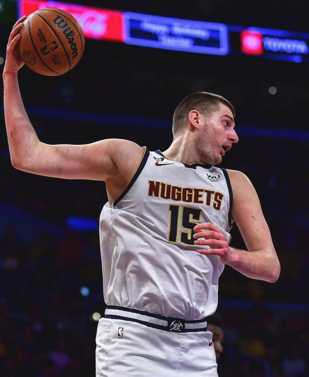 ニコラ・ヨキッチのインスタグラム：「Nikola Jokic (low back pain) and Aaron Gordon (right heel strain) are questionable for tonight's game vs Rockets, also Jamal Murray has been upgraded to questionable and probably he will be in the lineup tonight. . . . #jokic #jokicnikola #joker #nikola #nikolajokic #denver #nuggets #denvernuggets #colorado #nba #basketball #serbia #usa #srbija #sombor #belgrade #beograd #mvp」