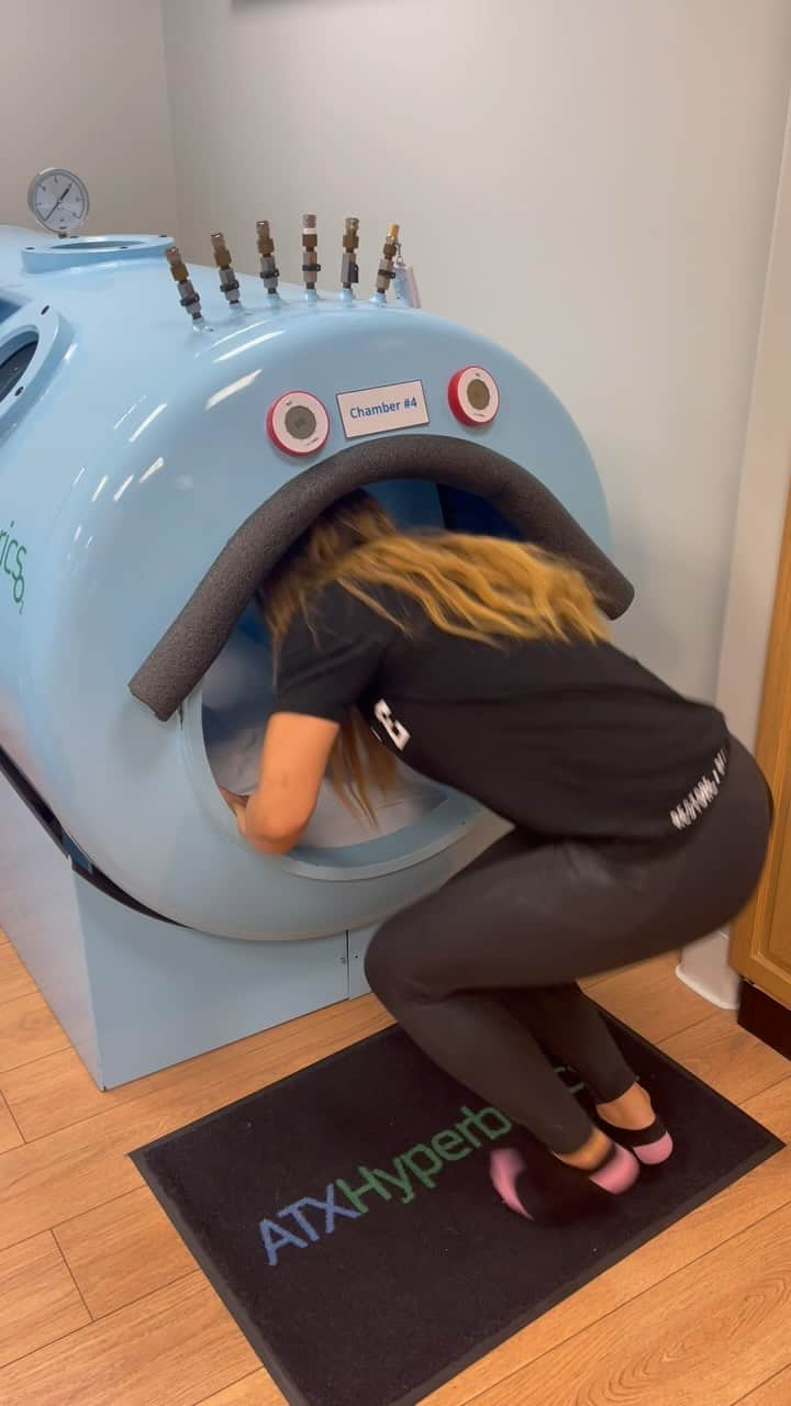 ミーシャ・テイトのインスタグラム：「Thank you @atxhyperbarics for helping me get my fight week recovery on point! I treated today at 2.0 ATA and feeling like a million bucks! Do what others won’t in order to do what others can’t!  #fightweek #ritual」