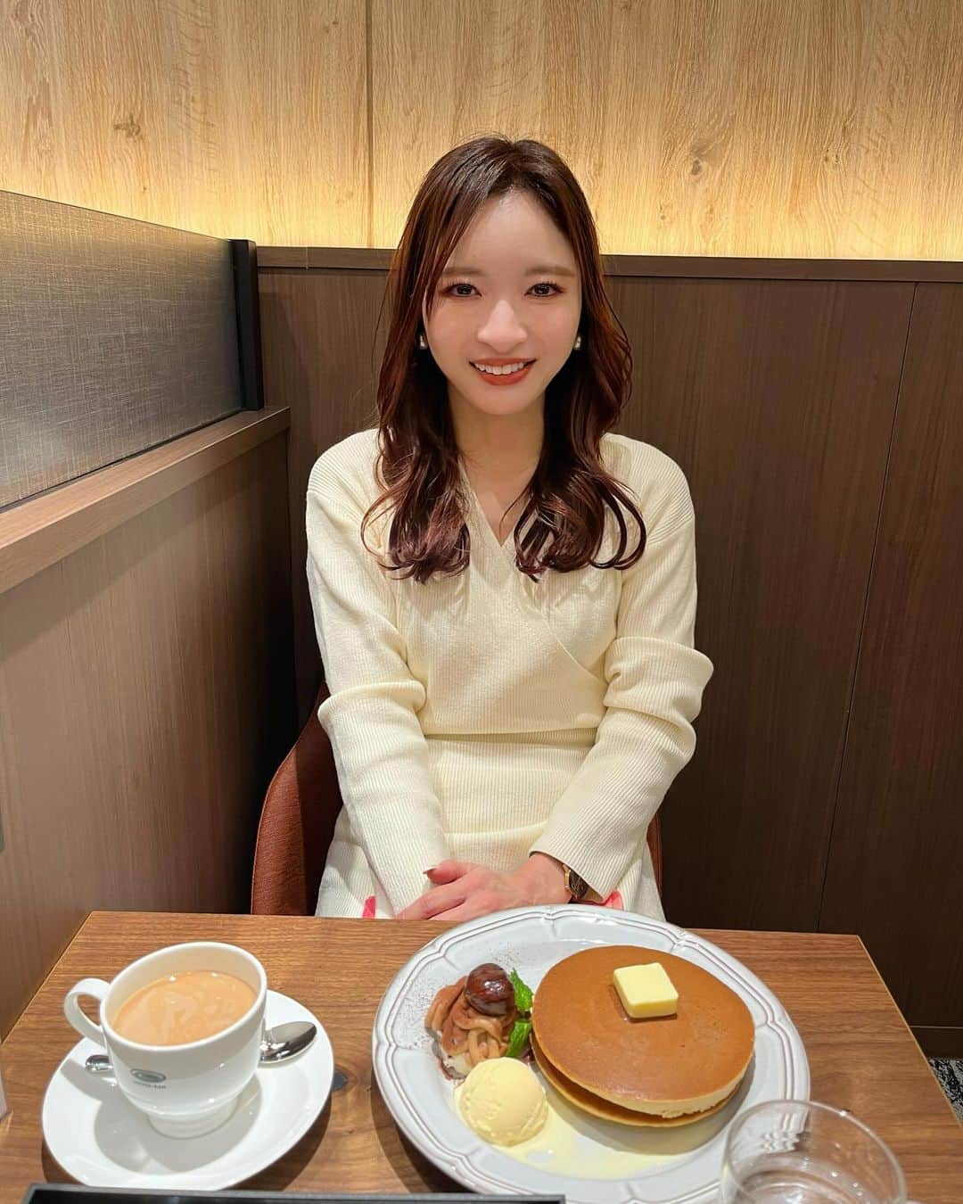 AriizumiEmaさんのインスタグラム写真 - (AriizumiEmaInstagram)「先日、久しぶりにパンケーキ🥞を食べました💓 日曜日でしたが、席が空いていて良かった✨ ホイップクリームを久しぶりにたっぷり✨  ・ #パンケーキ#cafe#週末」11月30日 5時02分 - ema_ariizumi