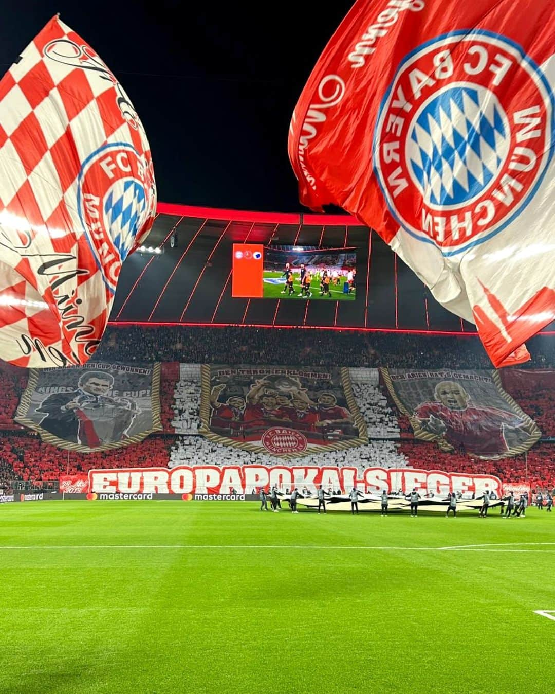 バイエルン・ミュンヘンのインスタグラム：「This is Bayern ❤️🤍   #MiaSanMia #FCBayern #UCL」