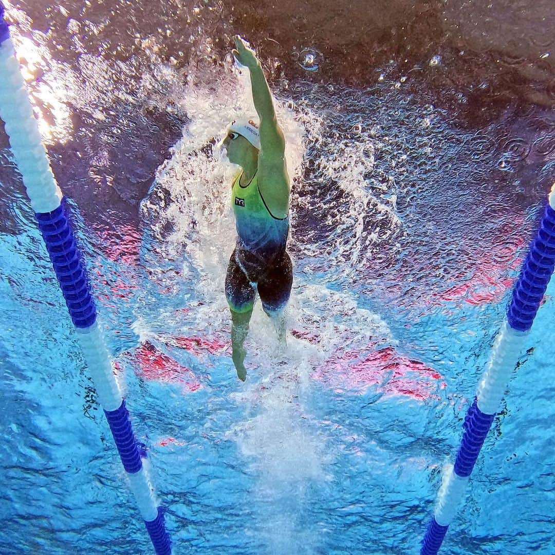 ケイティ・レデッキーのインスタグラム：「First race of the season tonight, and it’s the 800! 🙌🏼 Excited to race this week here in Greensboro at US Open 😎」