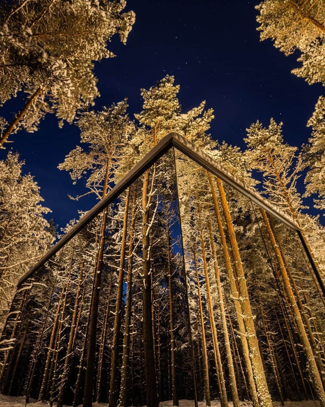 PicLab™ Sayingsさんのインスタグラム写真 - (PicLab™ SayingsInstagram)「This winter we're determined to check out some of the most unique stays across the globe. ❄️ First up, @oodhouses. Hidden deep inside a snowy forest, this mirror house welcomes guests for a quiet stay within nature. What is the most unique stay you have ever experienced? We want to hear in the comments below.  📸 @oodhouses」11月30日 5時13分 - paradise