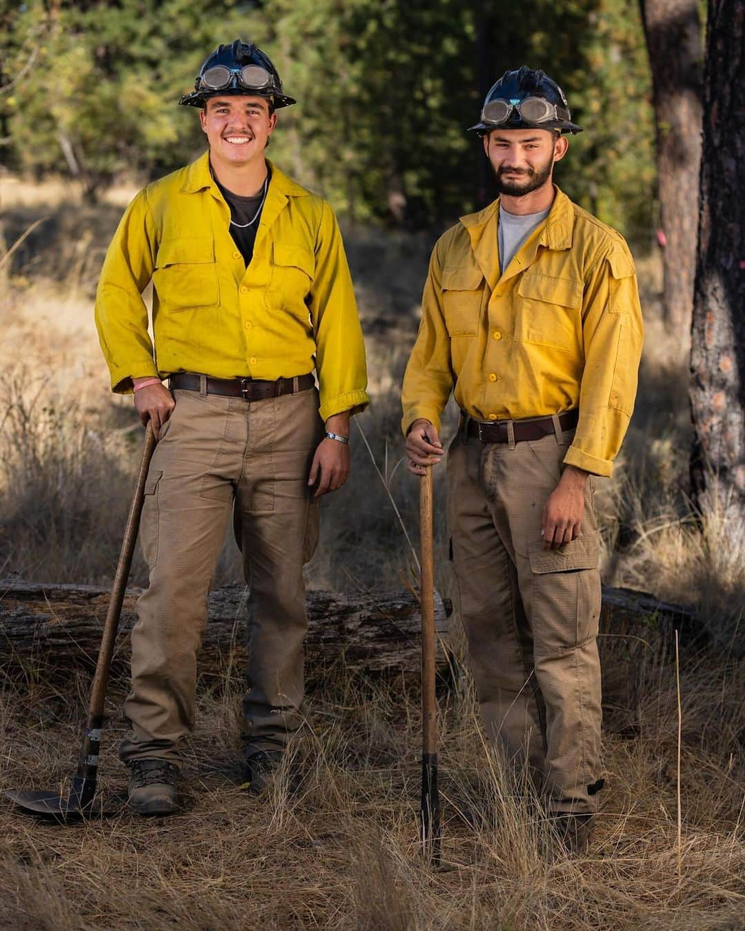 アメリカ内務省さんのインスタグラム写真 - (アメリカ内務省Instagram)「Meet Connor and Tyler: U.S. Marine Corps veterans, buddies and Forestry Technicians with the @blmoregonwashington Spokane Initial Attack Suppression Module Fire Crew 6201.    They are two of the more than 13,000 veterans who have chosen to bring their commitment to service and leadership skills to work at Interior.    Military Times has recognized Interior as a “2023 Best for Vets: Employers” based on our military-connected employment programs, benefits and support efforts.    If you're a veteran or service member looking for your first civilian job after the military or want a career change, we can help. Find the link in our bio for more information.   Alt Text: Two Forestry Technicians stand in the forest, wearing their yellow uniforms and hard hats and combi tools.」11月30日 5時25分 - usinterior