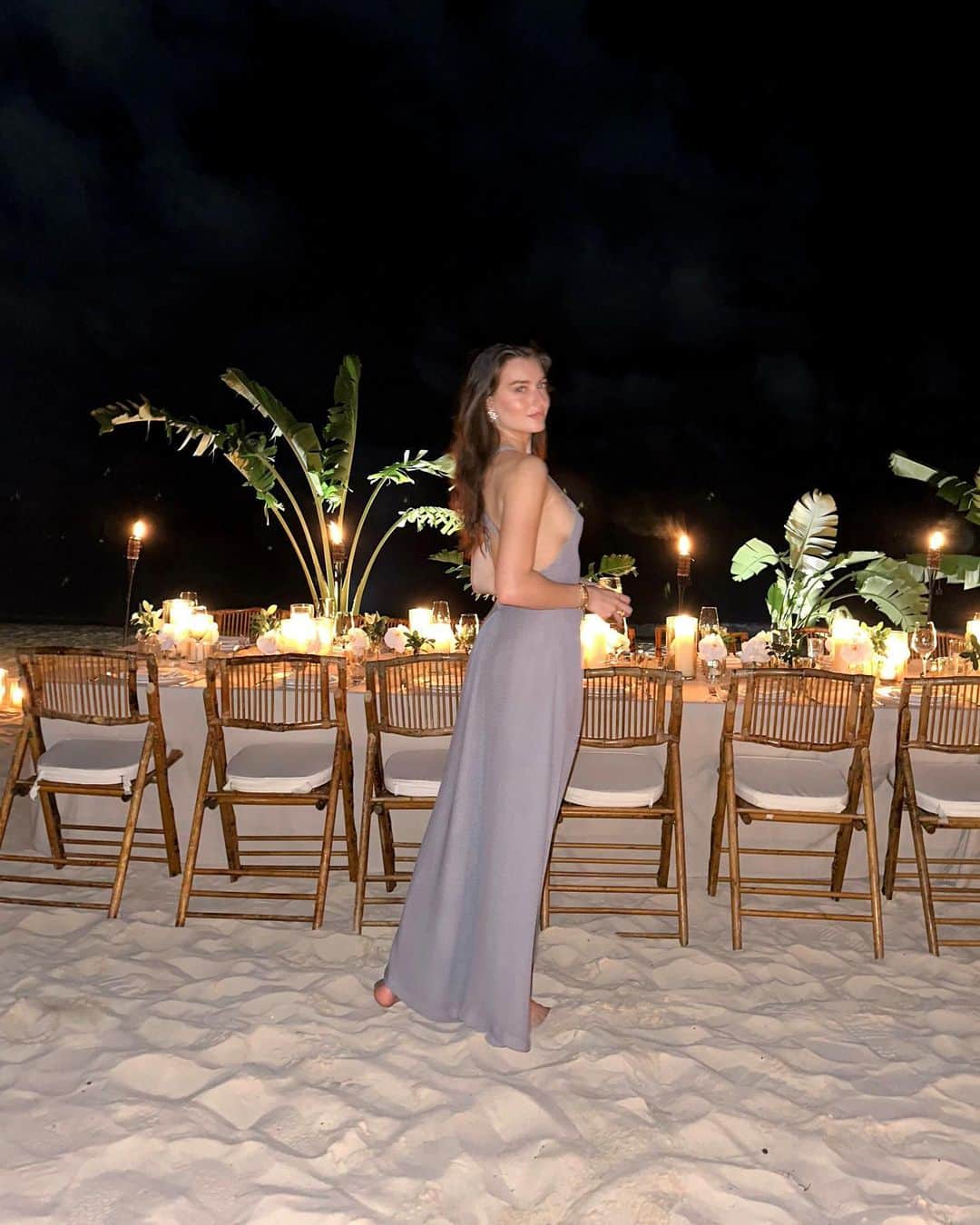 ジェシカ・ジェーン・クレメントのインスタグラム：「A steamy night with @welovecoco 🏝️」