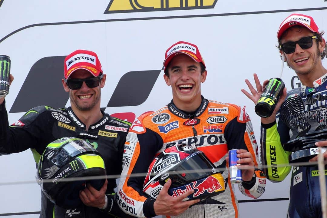 レプソル・ホンダのインスタグラム：「Win 02 🏆   It was a while between drinks, but @marcmarquez93 returned to winning was at the #GermanGP. With both Pedrosa and Lorenzo withdrawing, it was a critical swing of the championship pendulum.  #LookingBackOnMM93 🐜」