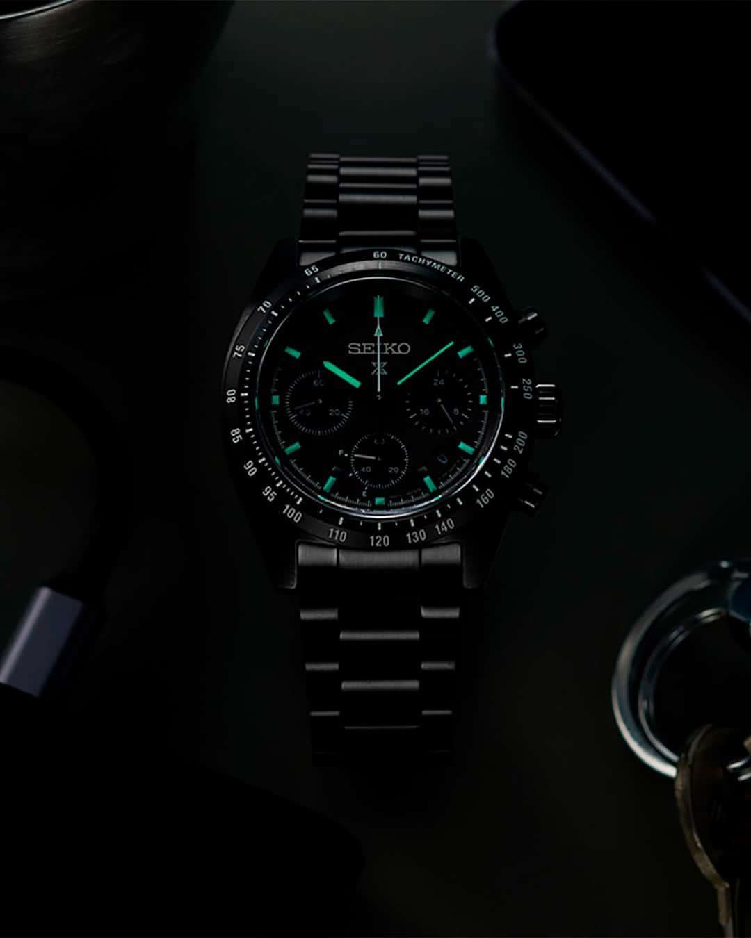 Seiko Watchesさんのインスタグラム写真 - (Seiko WatchesInstagram)「Merry and Lumi "Brite" - Take your attire up a notch with #SSC917! Featuring Seiko's Green LumiBrite Pro, with a unique color and glow visible in both light and dark, this Prospex Speedtimer is inspired by the view through a night vision scope. Leaves others 🟢 with envy as you steal the spotlight this holiday season!  #Seiko #Prospex #KeepGoingForward」11月30日 6時01分 - seikowatchusa